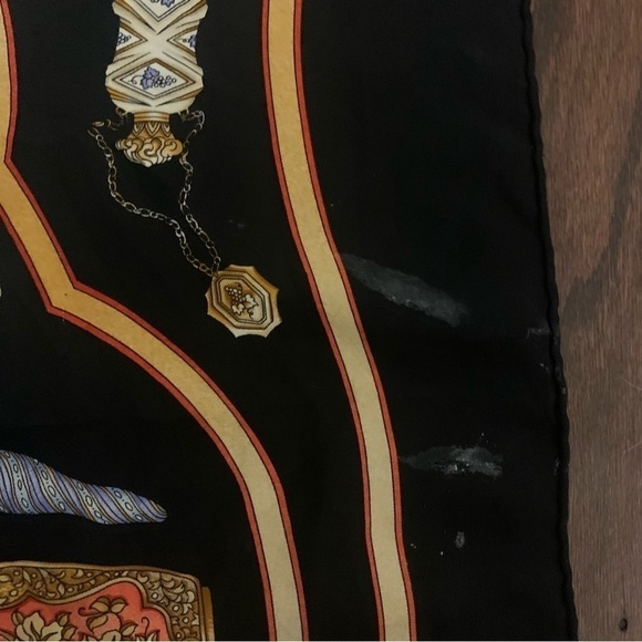 Hermes Silk Qu Importe Le Flacon Scarf - Picture 14 of 14